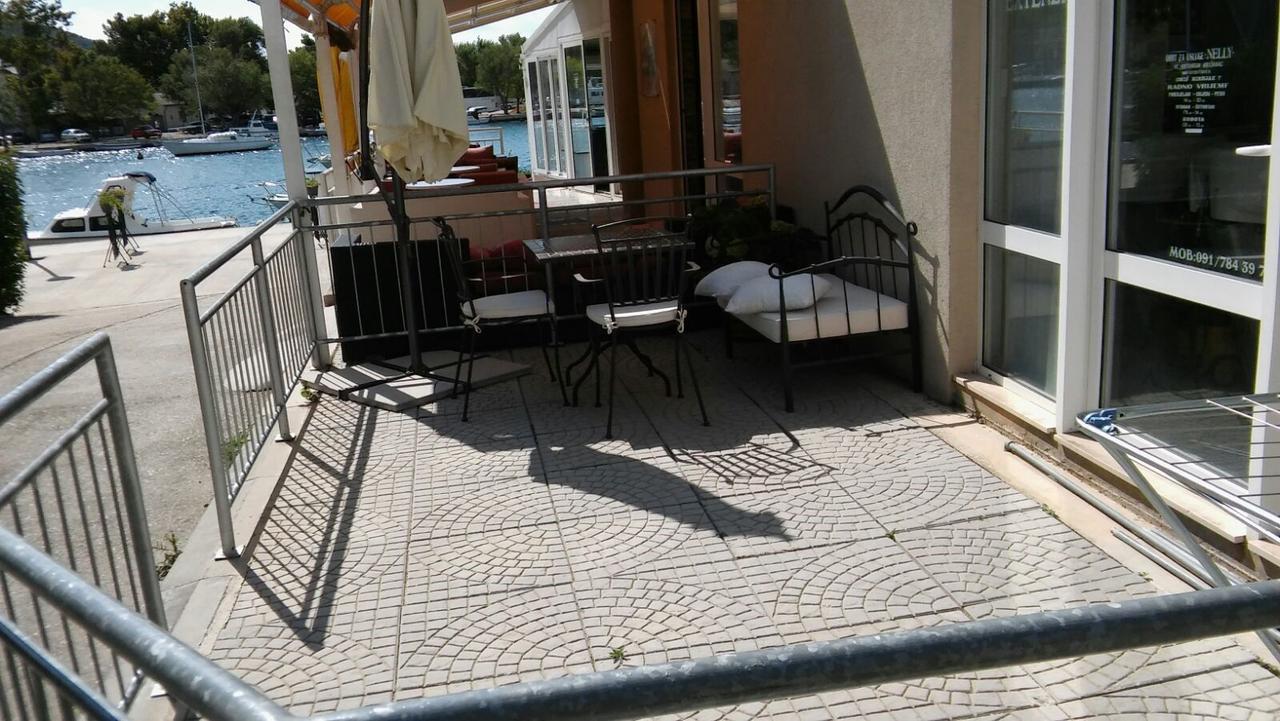 Apartment Antonela Omiš Esterno foto