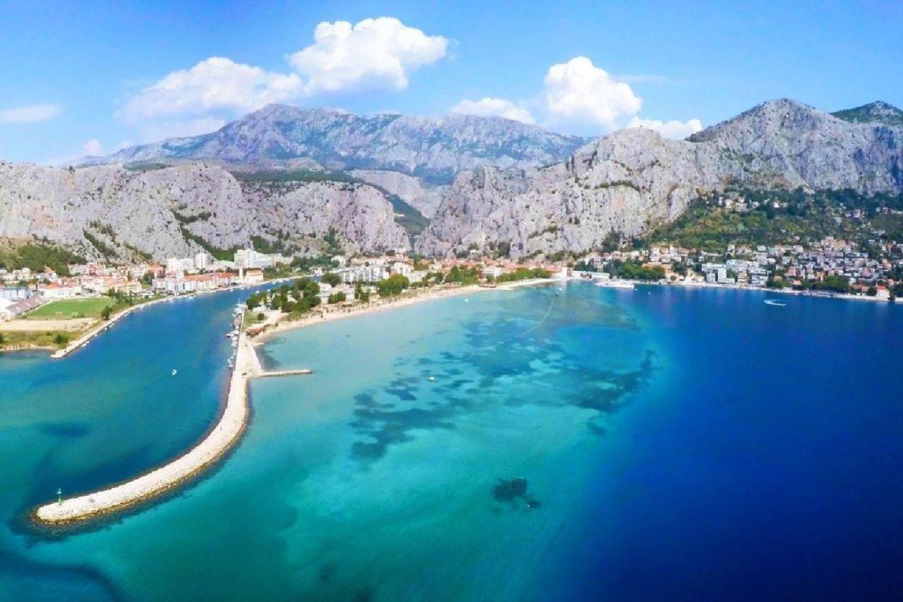 Apartment Antonela Omiš Esterno foto